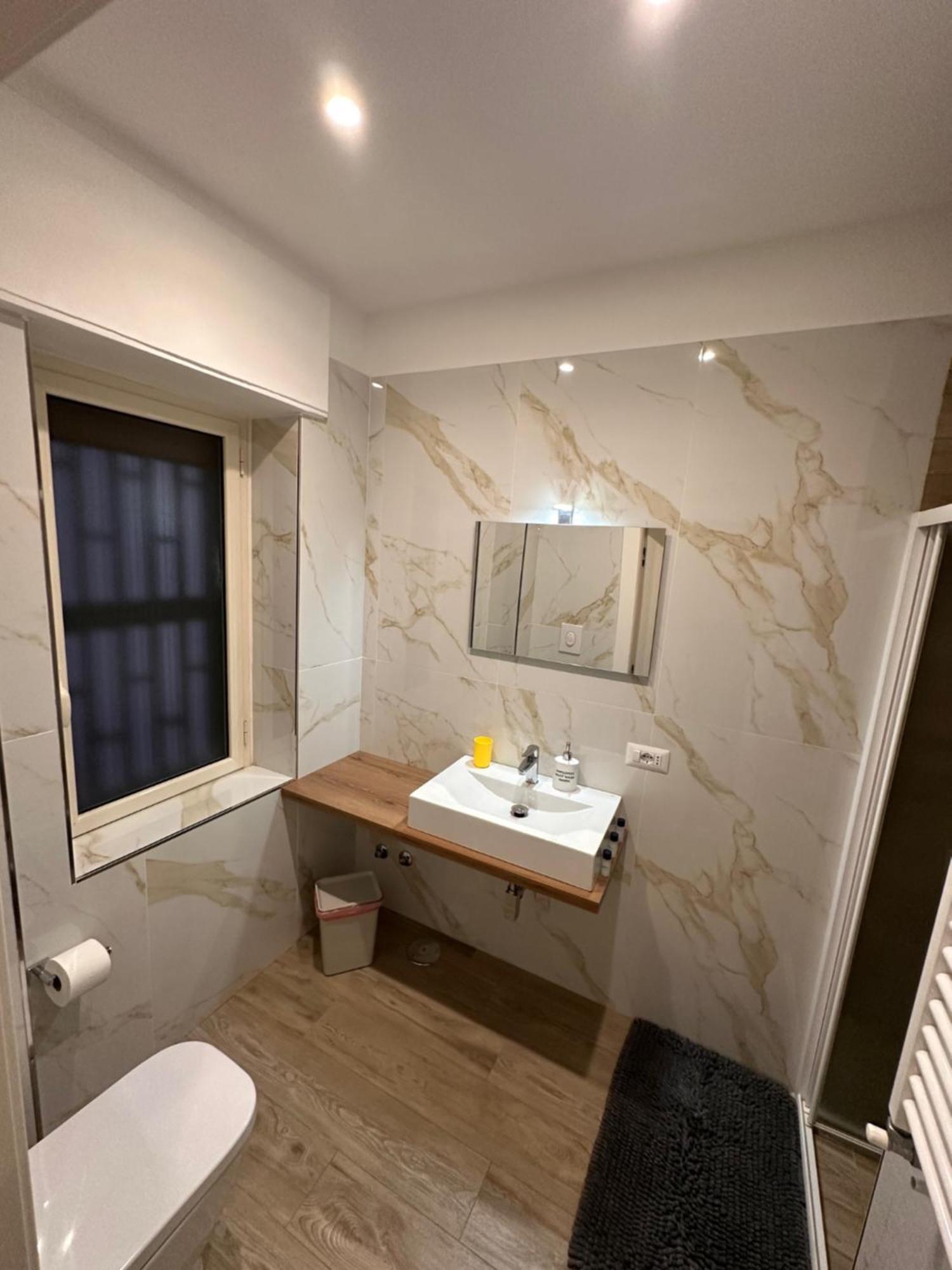 Bed and Breakfast Binario 56 Napoli Esterno foto