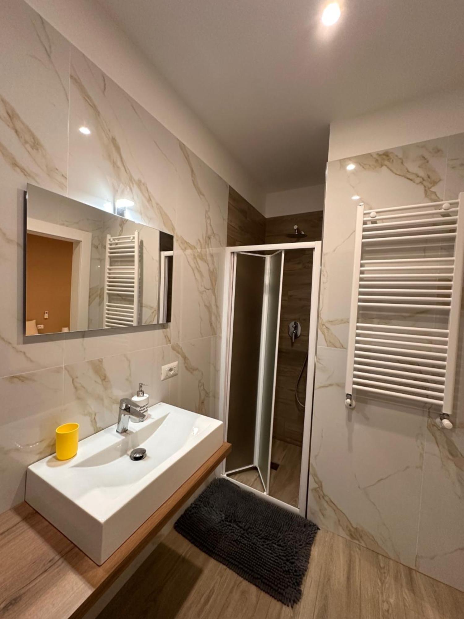 Bed and Breakfast Binario 56 Napoli Esterno foto
