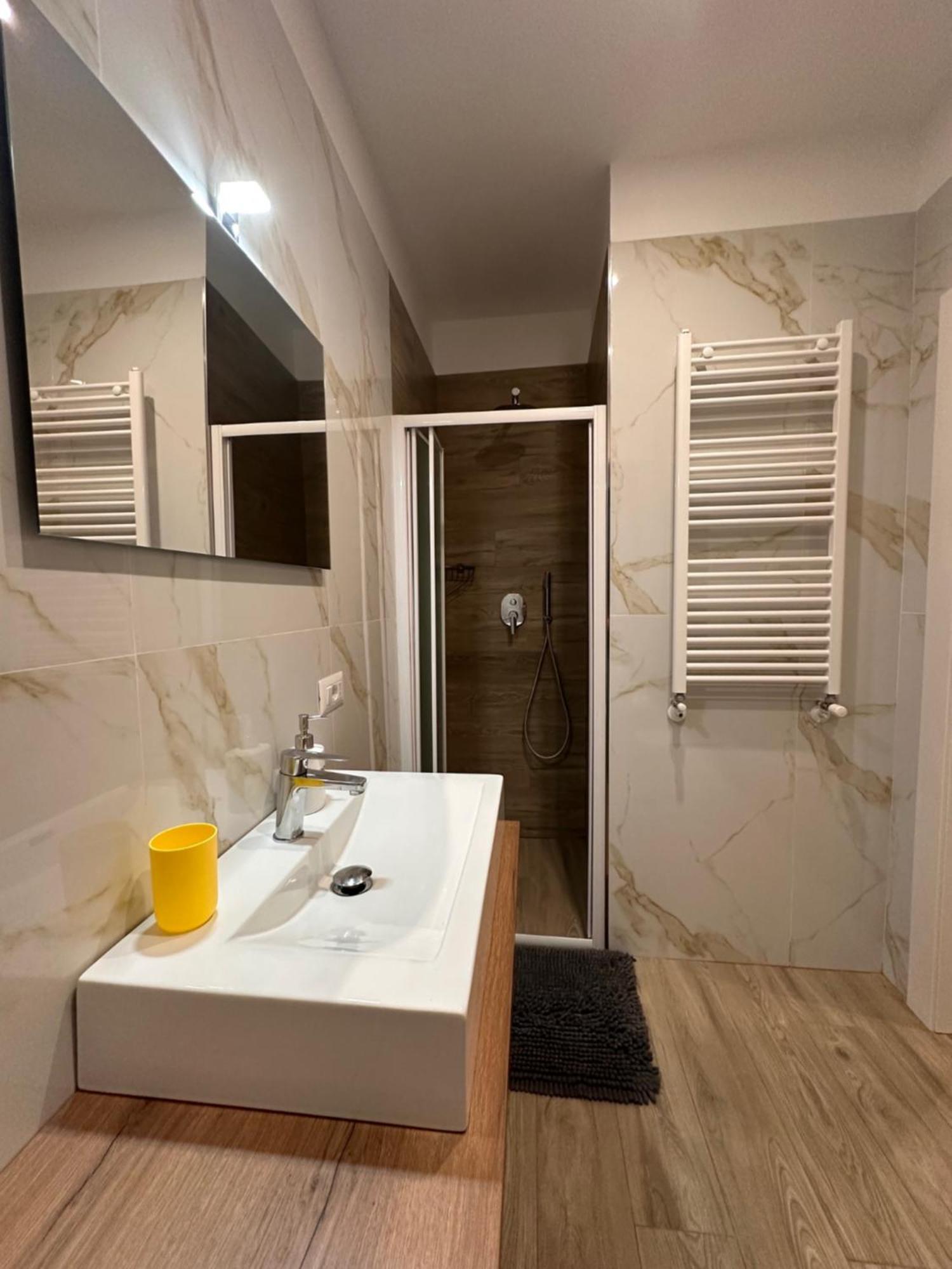 Bed and Breakfast Binario 56 Napoli Esterno foto