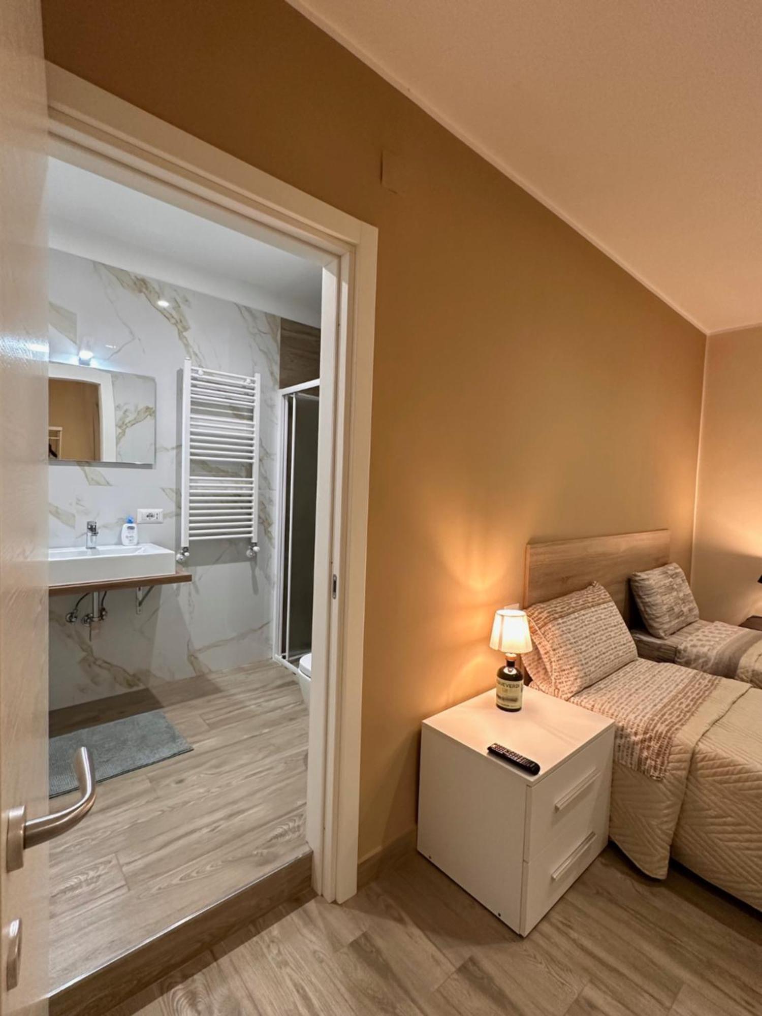 Bed and Breakfast Binario 56 Napoli Esterno foto