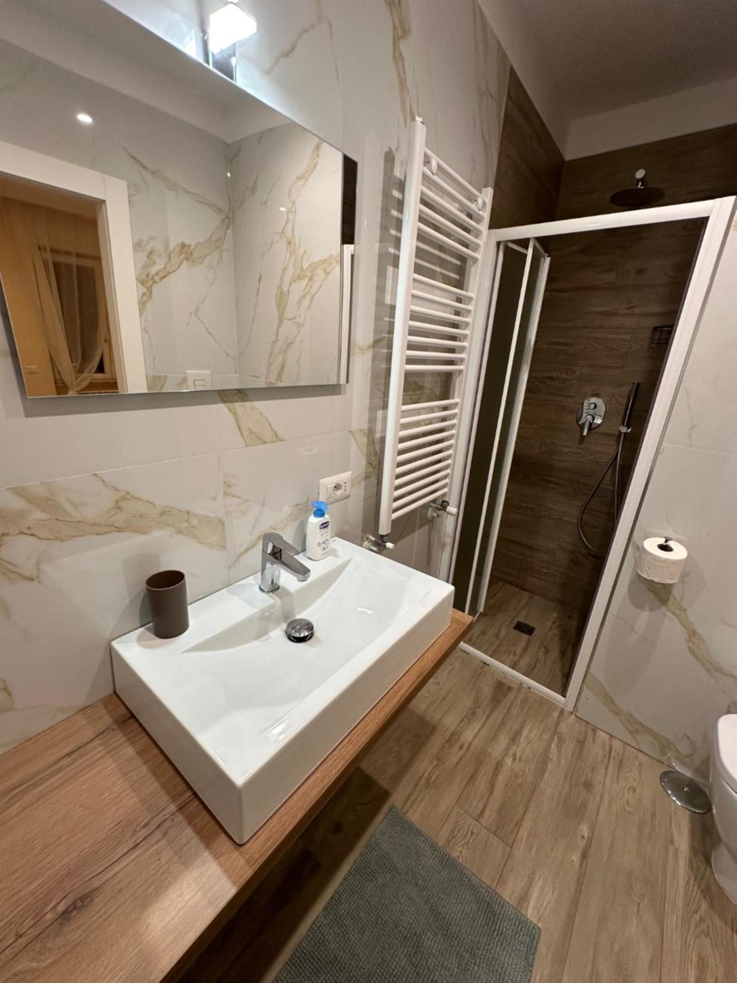 Bed and Breakfast Binario 56 Napoli Esterno foto