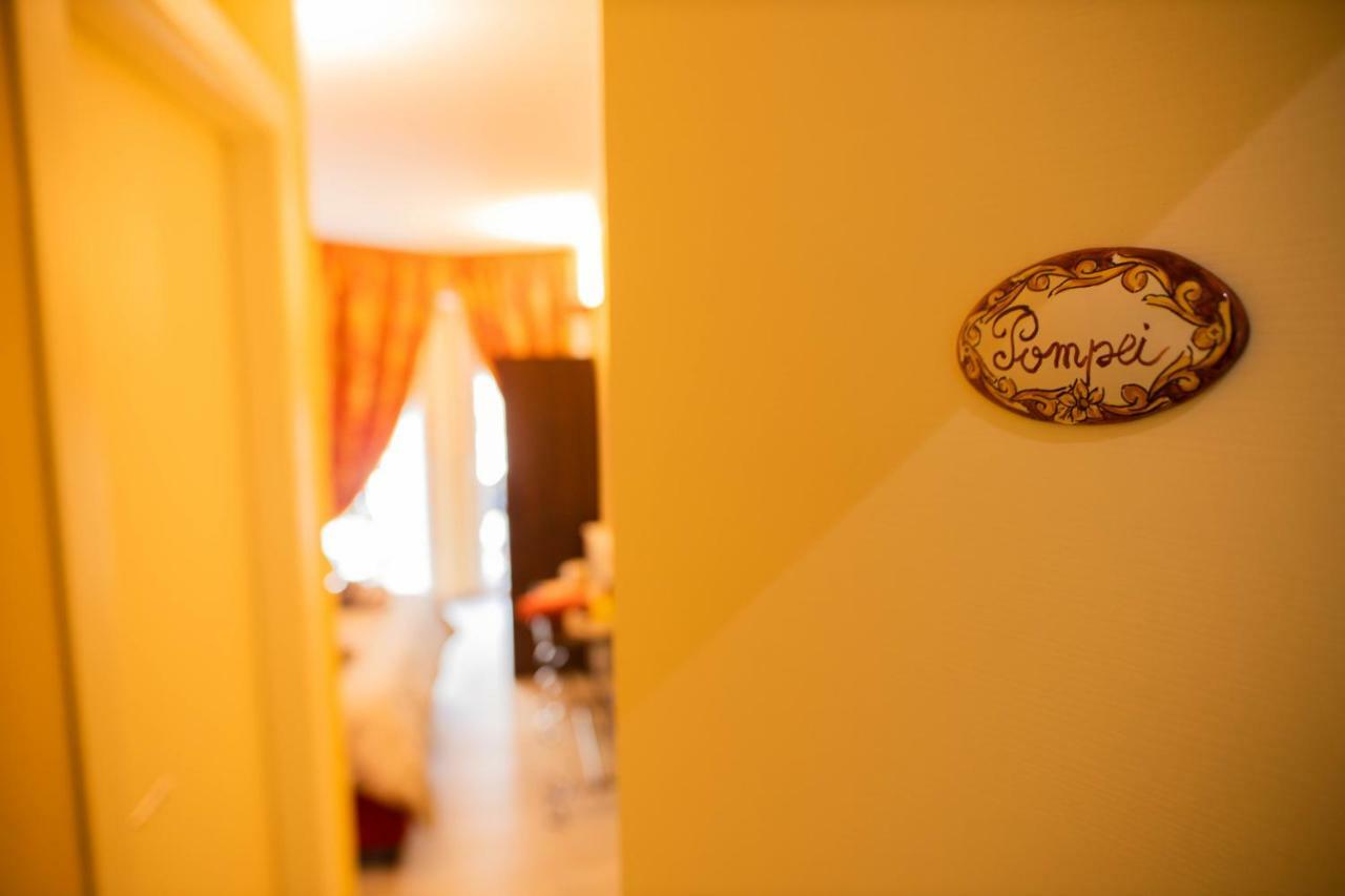 Bed and Breakfast Binario 56 Napoli Esterno foto