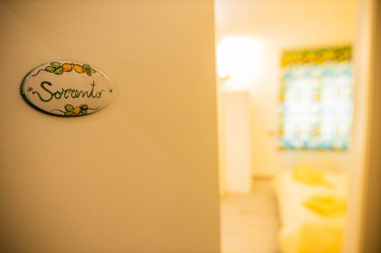 Bed and Breakfast Binario 56 Napoli Esterno foto