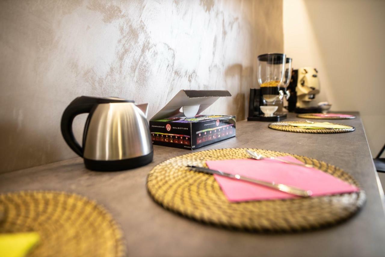 Bed and Breakfast Binario 56 Napoli Esterno foto