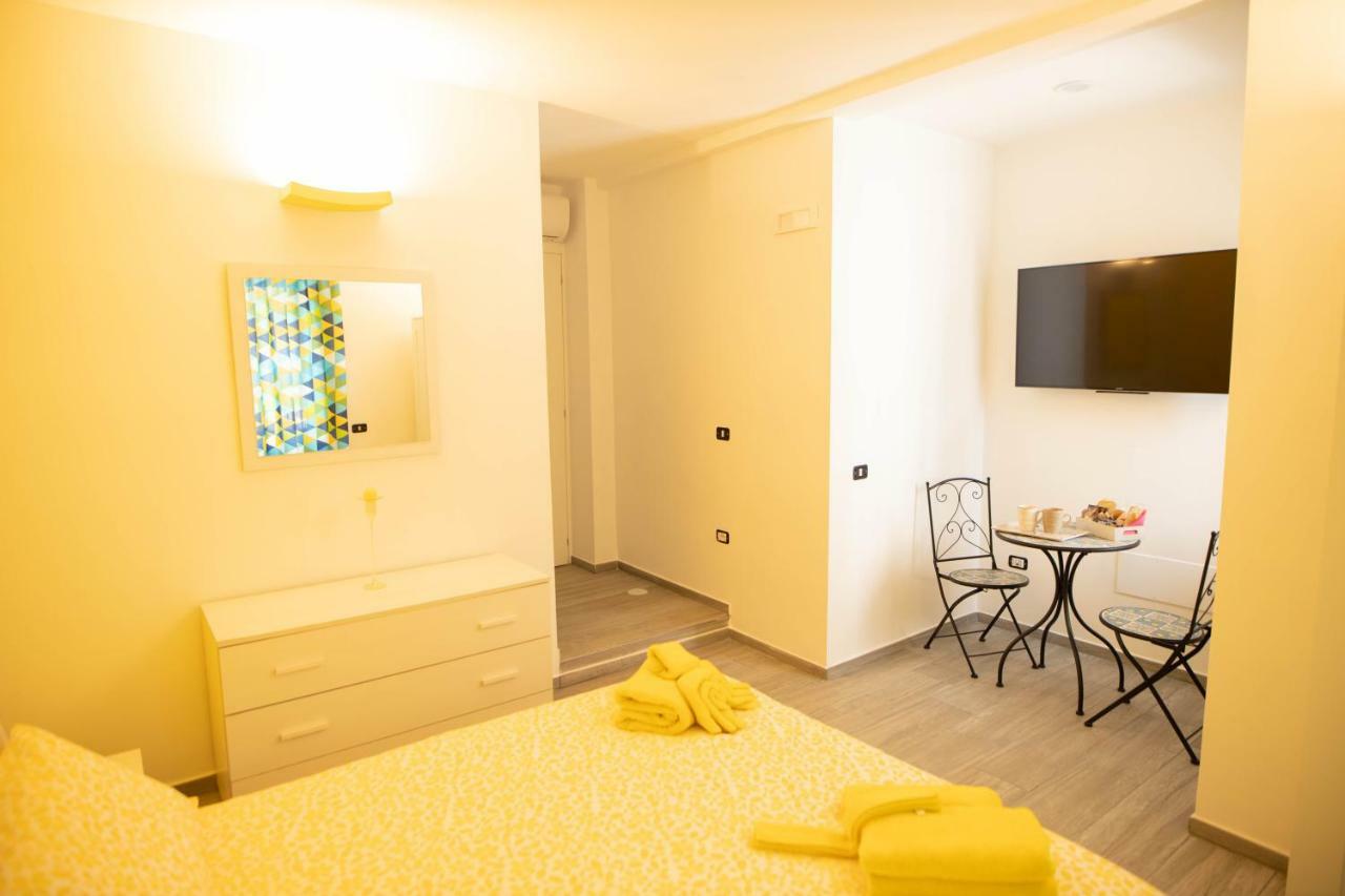 Bed and Breakfast Binario 56 Napoli Esterno foto