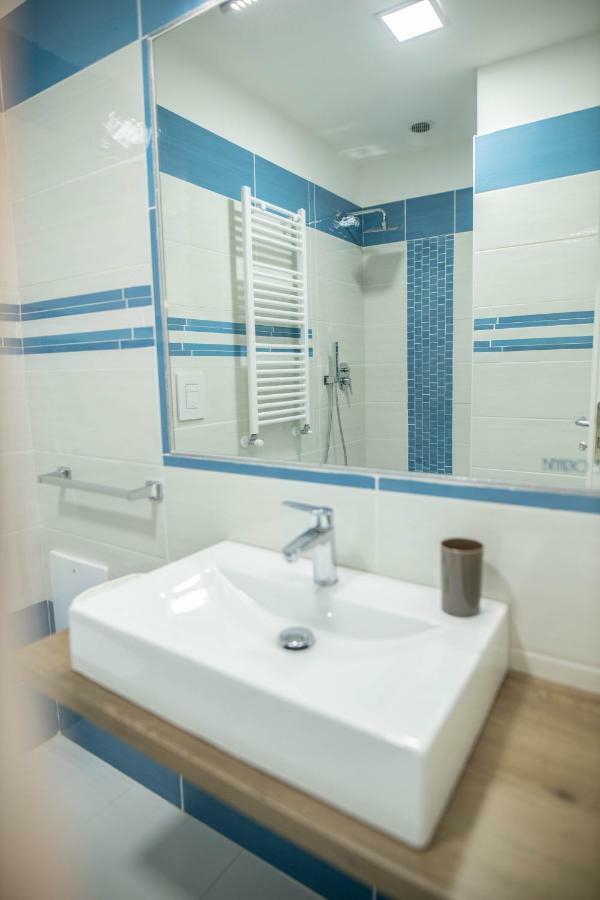 Bed and Breakfast Binario 56 Napoli Esterno foto
